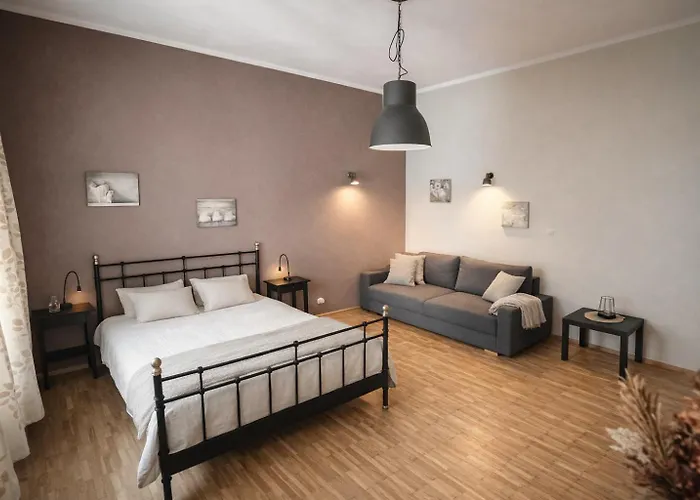 Elpida Apartment